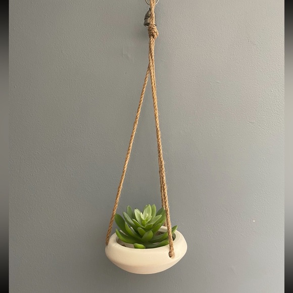 Hanging Planter - Picture 7 of 9